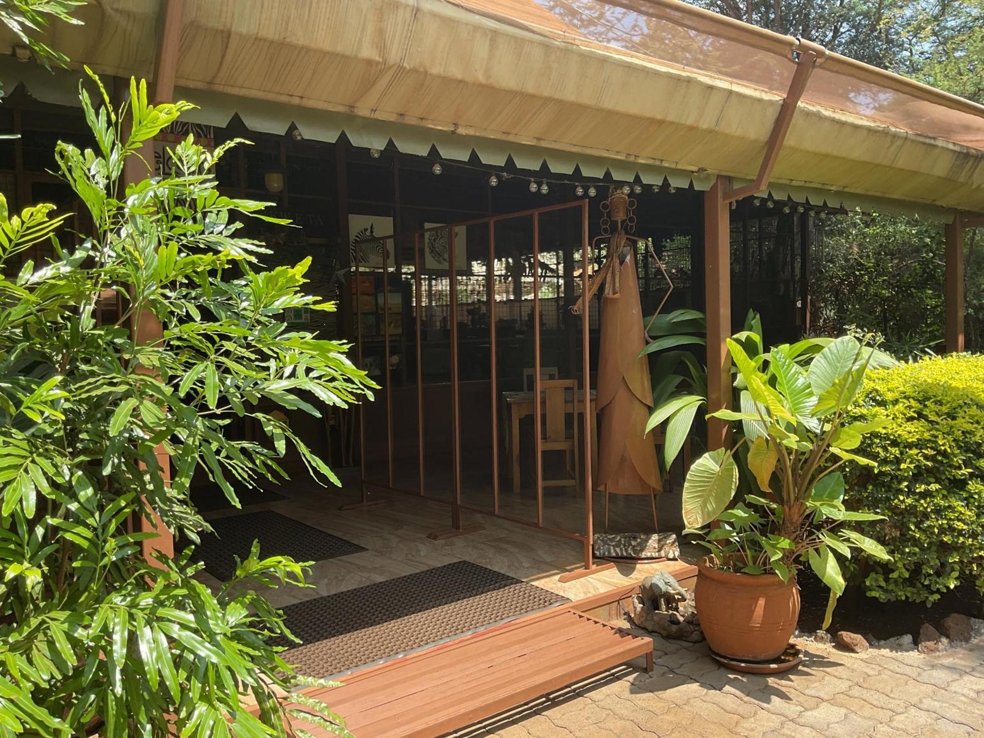 Hotel Ikweta Safari Camp Maua Exterior foto