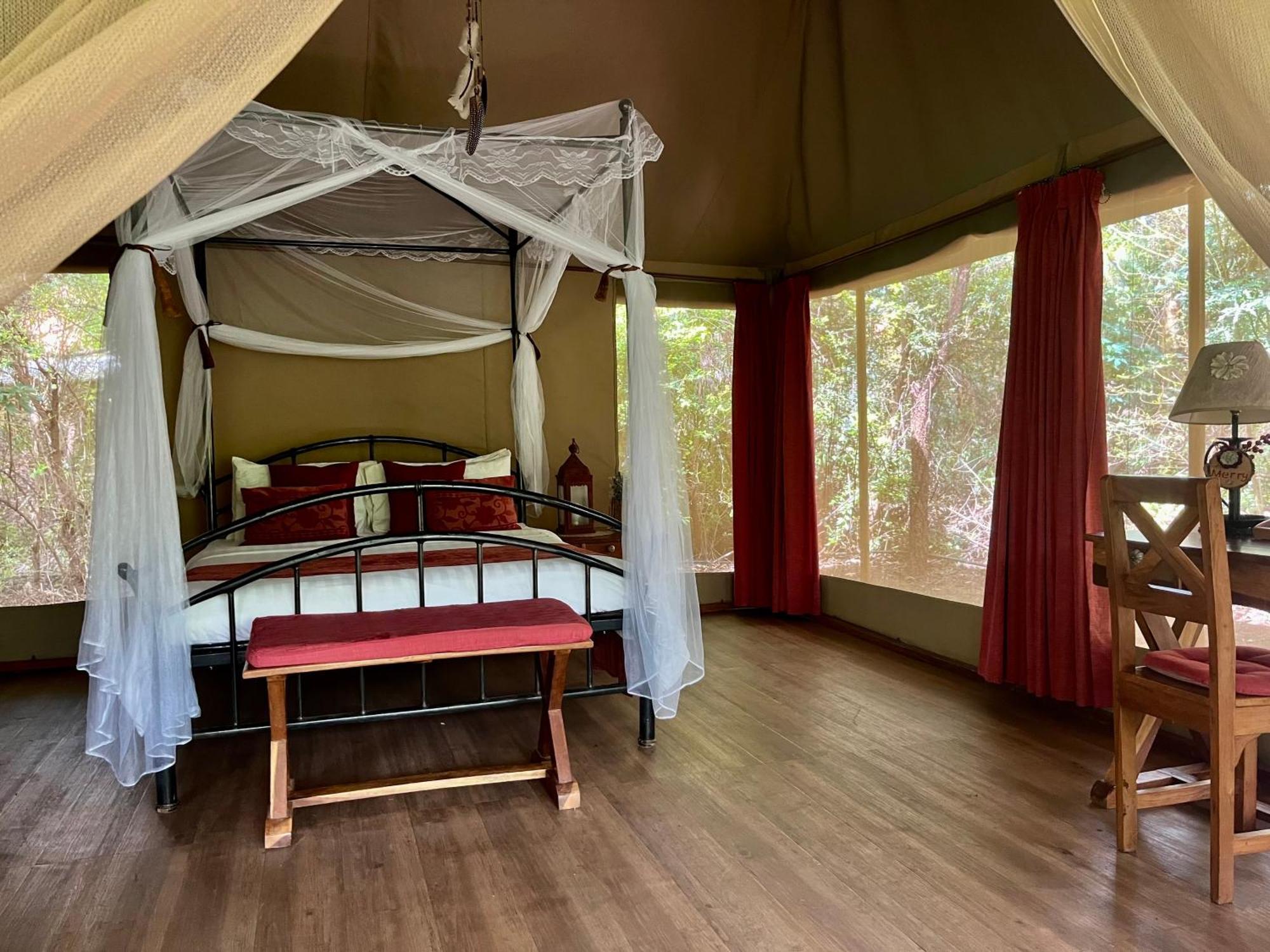 Hotel Ikweta Safari Camp Maua Exterior foto